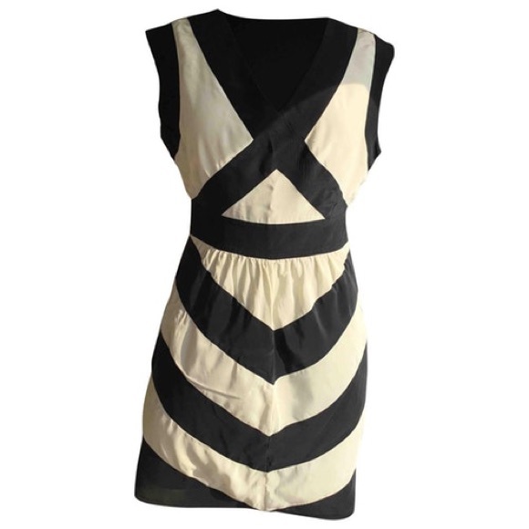 BCBGMaxAzria 100% Silk Dress - Picture 4 of 4